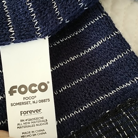 PATRIOTS Navy and Metallic Silver Patriots Scarf - Picture 4 of 8